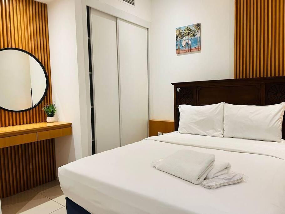 High Floor With City Skyline & Burj Khalifa View 3 Bedroom Unit Marina Dubai